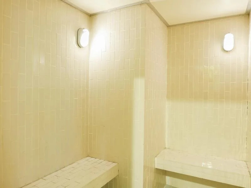 Twin Peaks Sukhumvit Suites