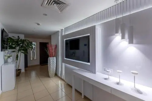 Dubai 5* Penthouse front sea 6 Bdr. private pool!