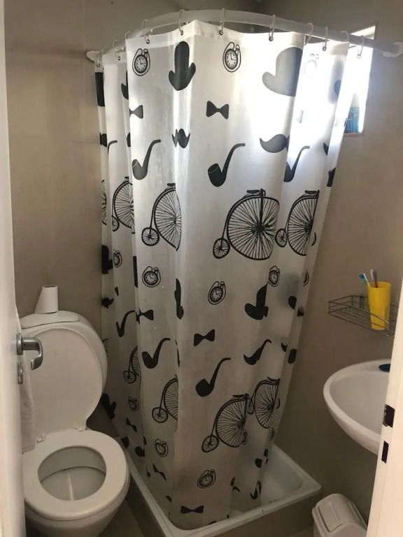 Suites & Studios 6