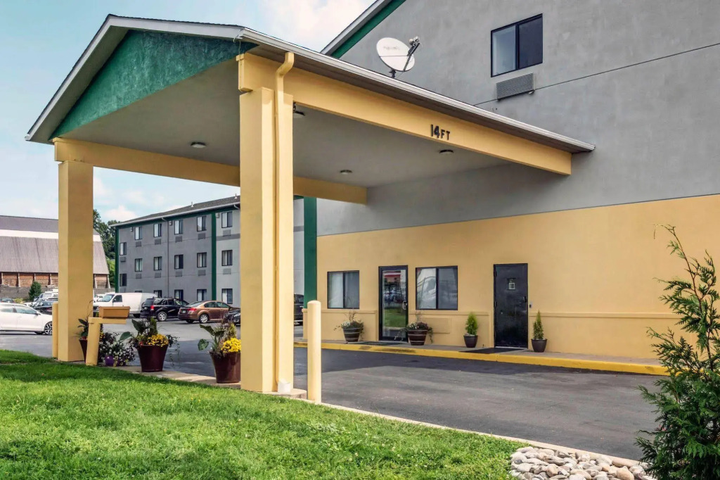 Motel 6 Lancaster