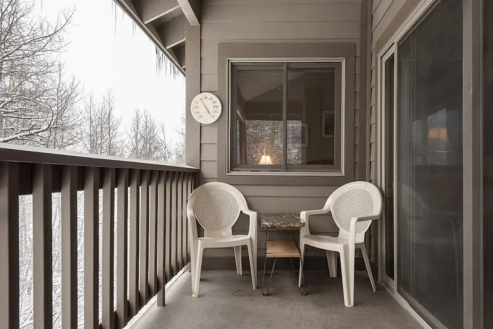 Snow Flower 158 3 Bedroom Condo by RedAwning