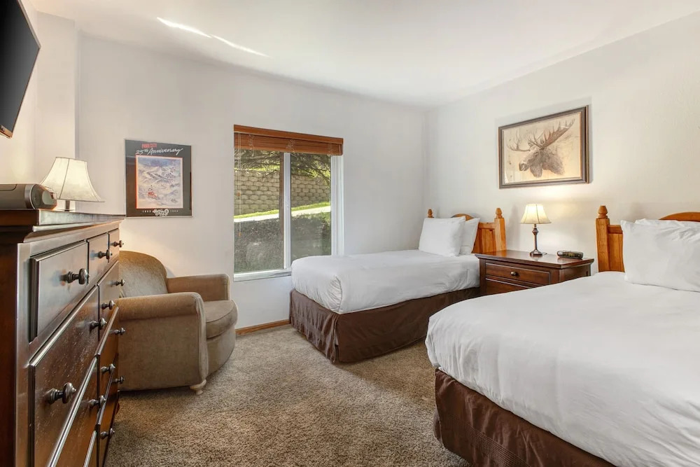 Park Station 218 2 Bedroom Condo by RedAwning