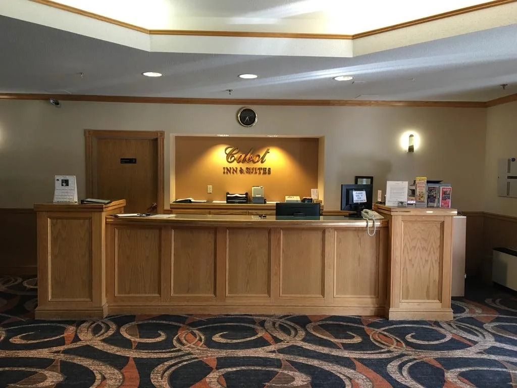 Cabot Inn & Suites