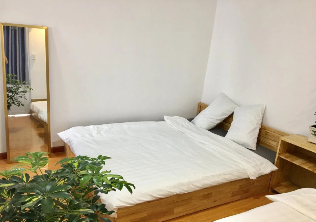 Len’s hostel