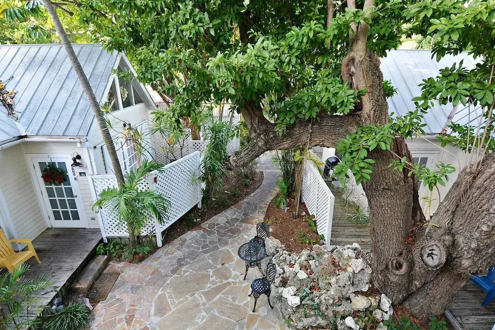 Tranquility by Avantstay Close to Duval St w/ BBQ & Shared Pool