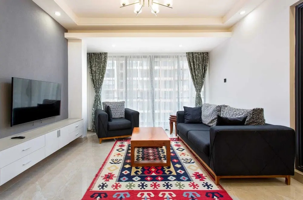 Lux Suites Urban Oasis Apartment