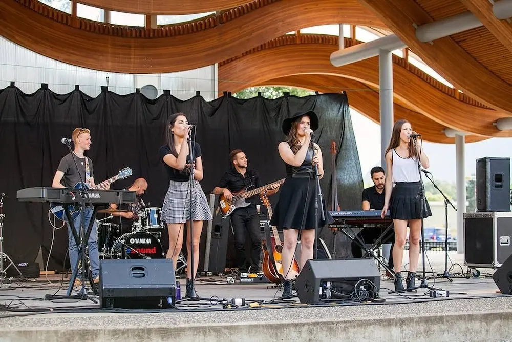 Crash Hotel Squamish