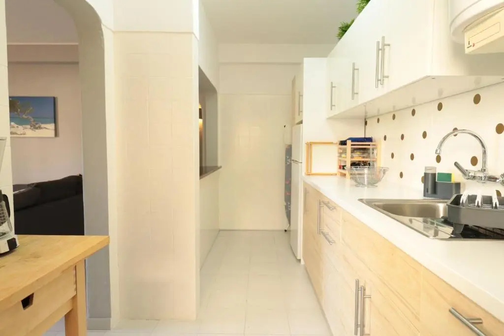 LovelyStay - Cozy 1BR Flat in Alvor with AC and Balcony