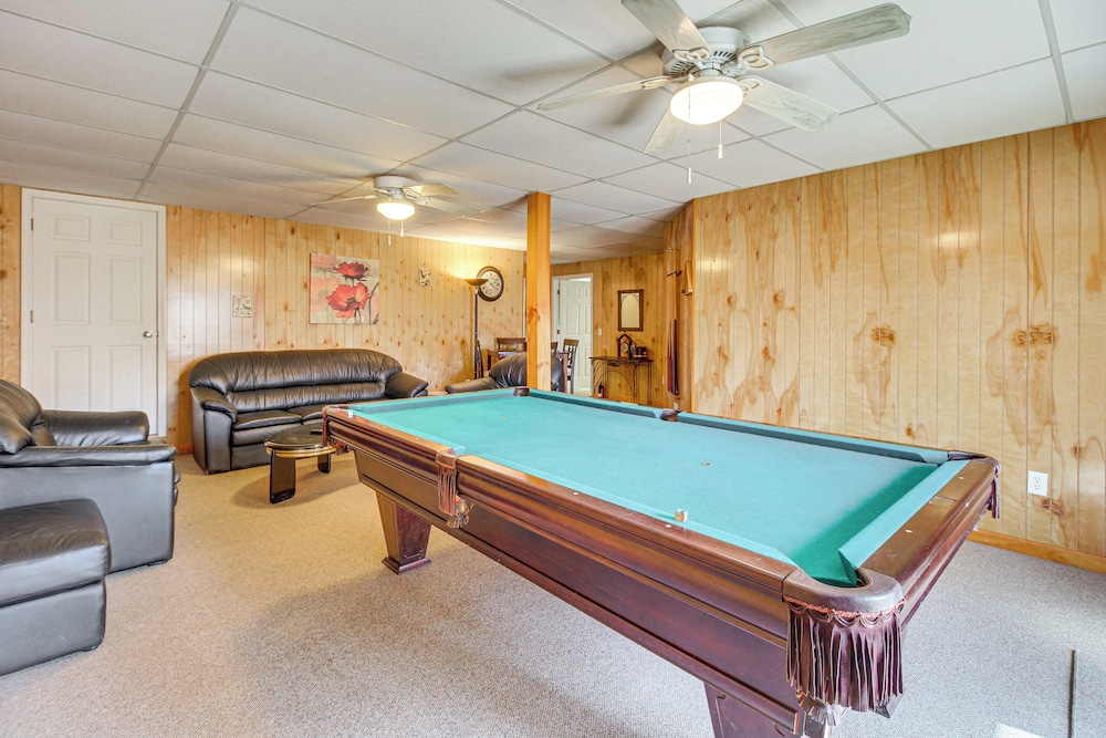 2 Mi to Dtwn Ellijay! Outdoorsy Escape w/ Hot Tub
