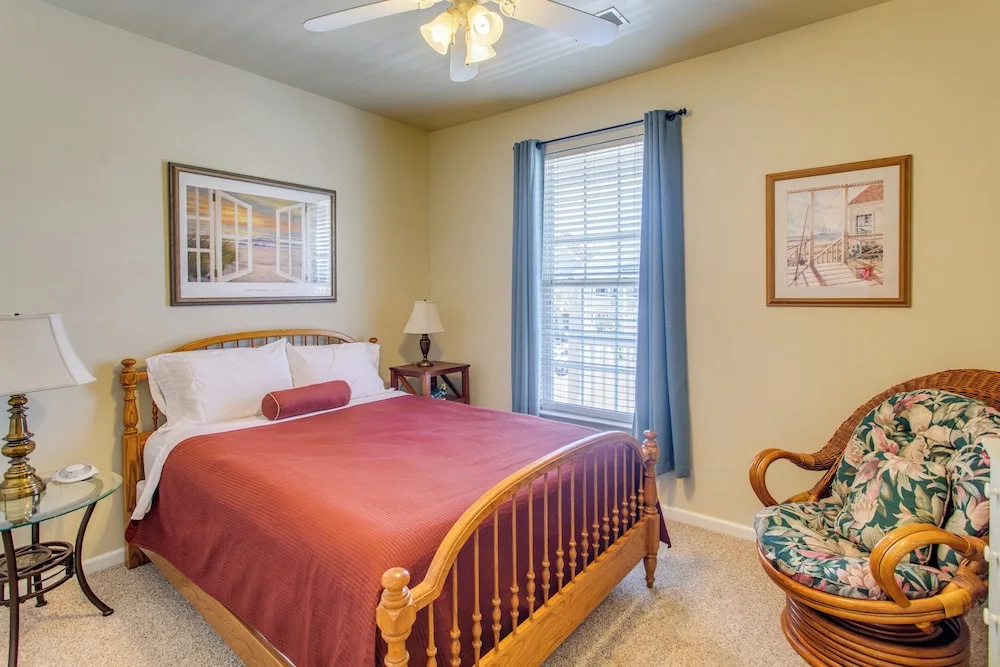 Pool & Hot Tub Access! Waterfront Sunset Beach Gem