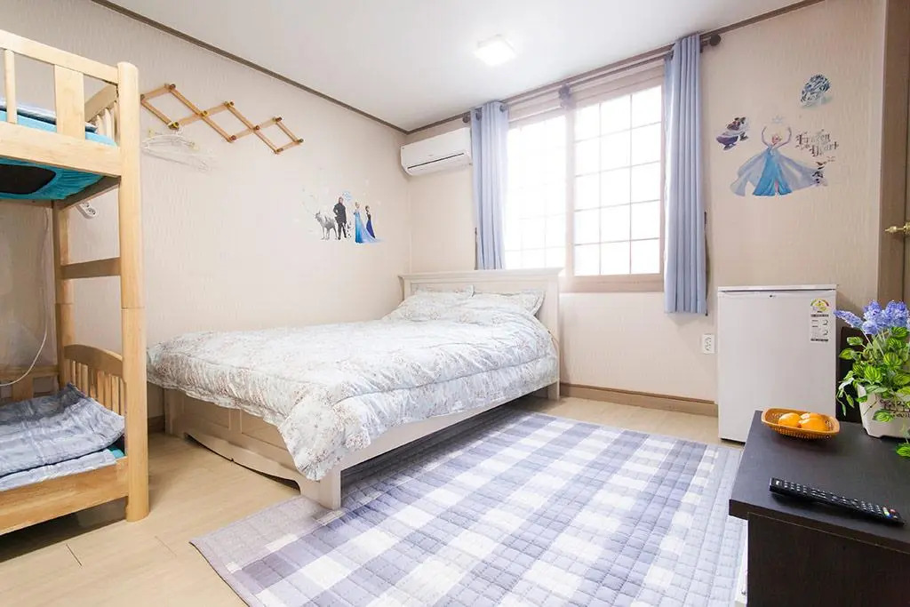 Jeju Gogung Pension-type Guest House