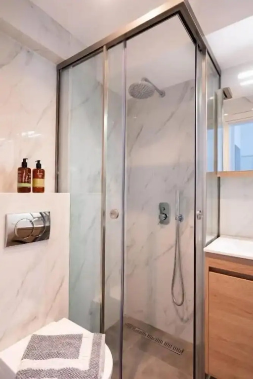 Velvet Luxury Apartments near the City Center by BiNoBi