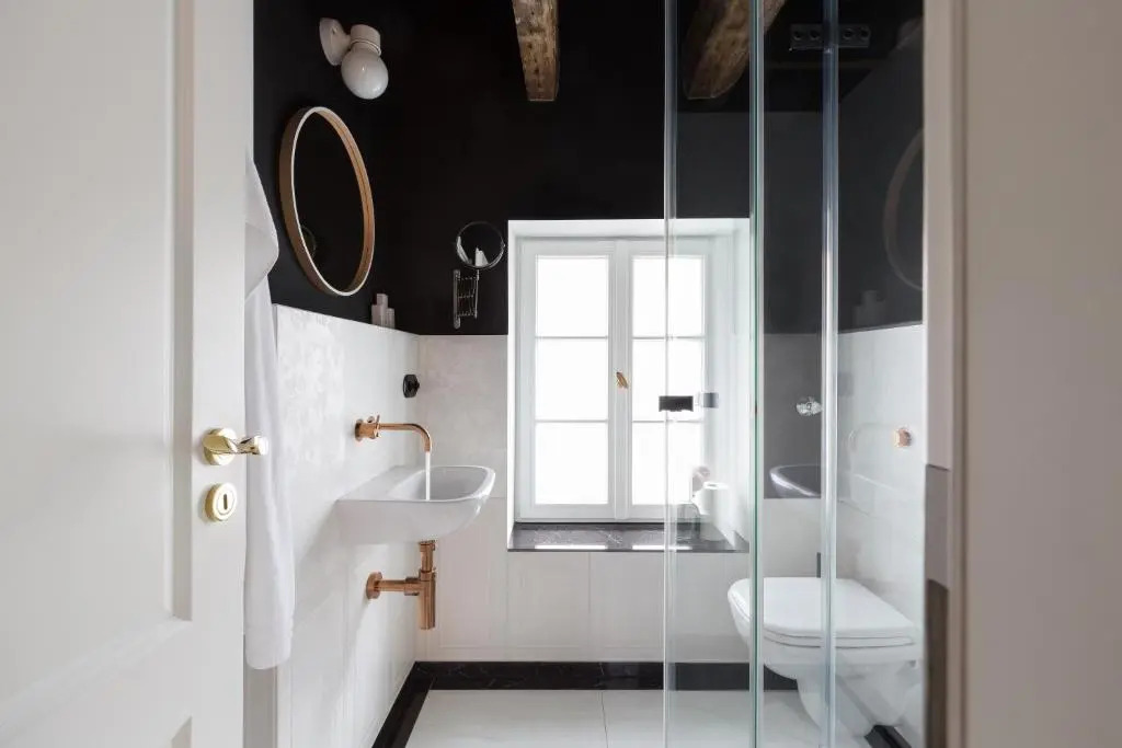 Square Rooms 20