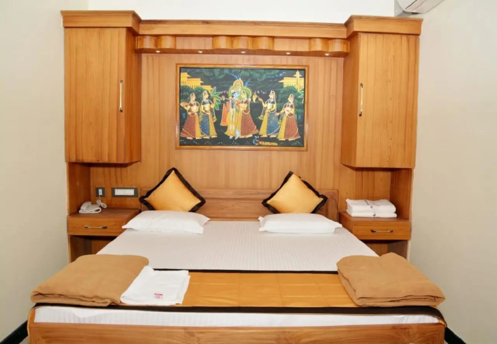 Anandha Grand