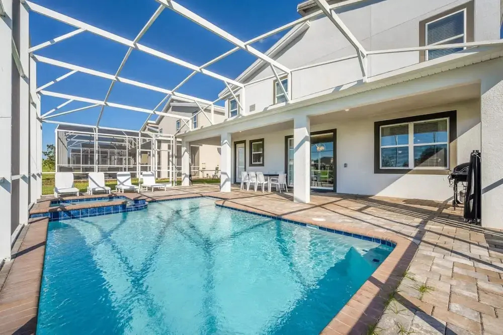 Wonderful Home With Movie Room Near Disney