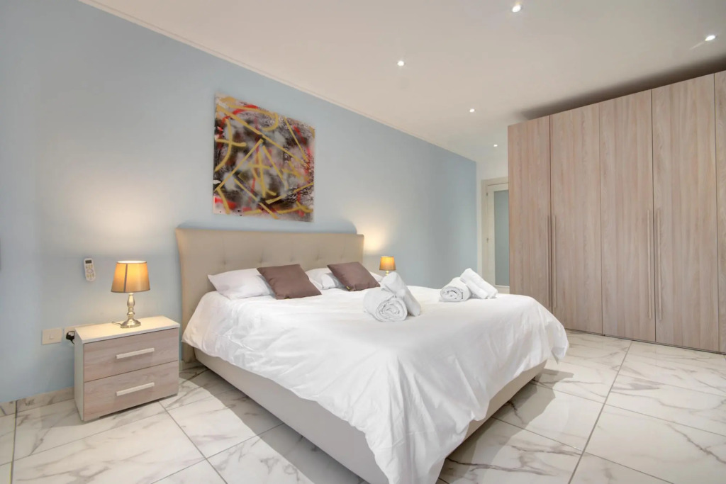 ★ Enjoy Beach & Sea Views in a Modern 3 BR APT ★