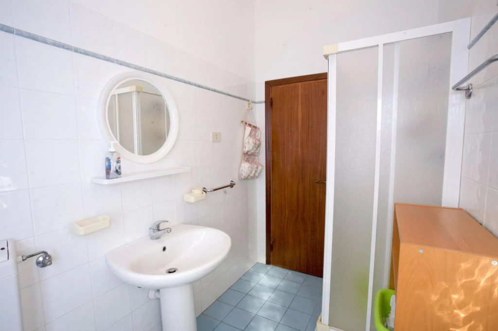 Pomonte La Posta large outdoor spaces and parking a few steps from the beach-POMONTE LA POSTA