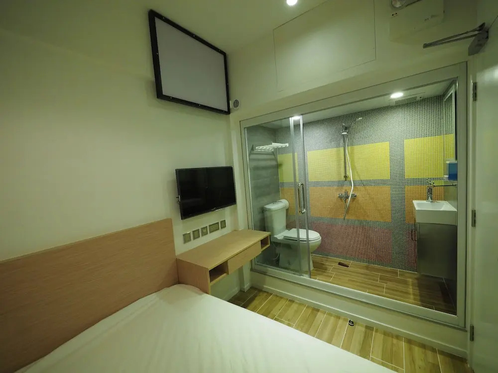 Pandas Hostel - Comics