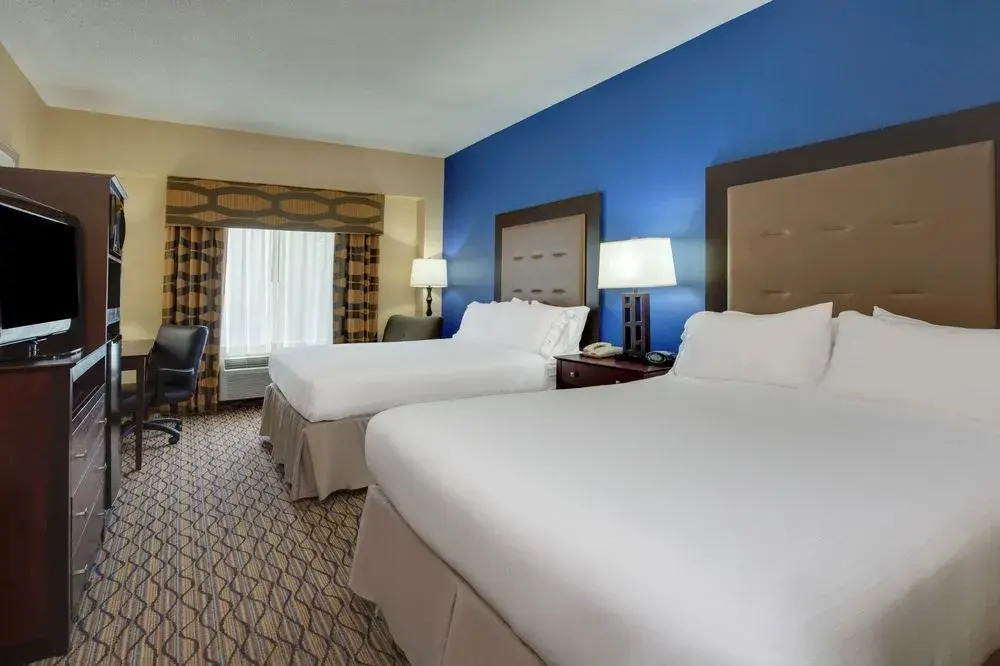 Holiday Inn Express Tower Center New Brunswick by IHG