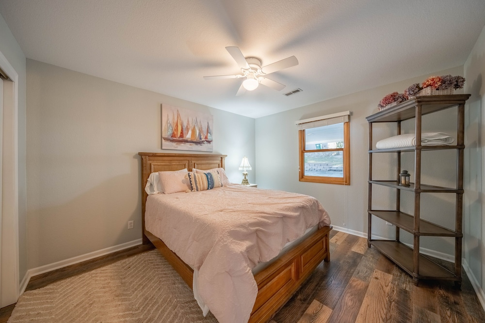 Lakefront Luxury With Boat Slip, Decks & Kayaks at 17mm