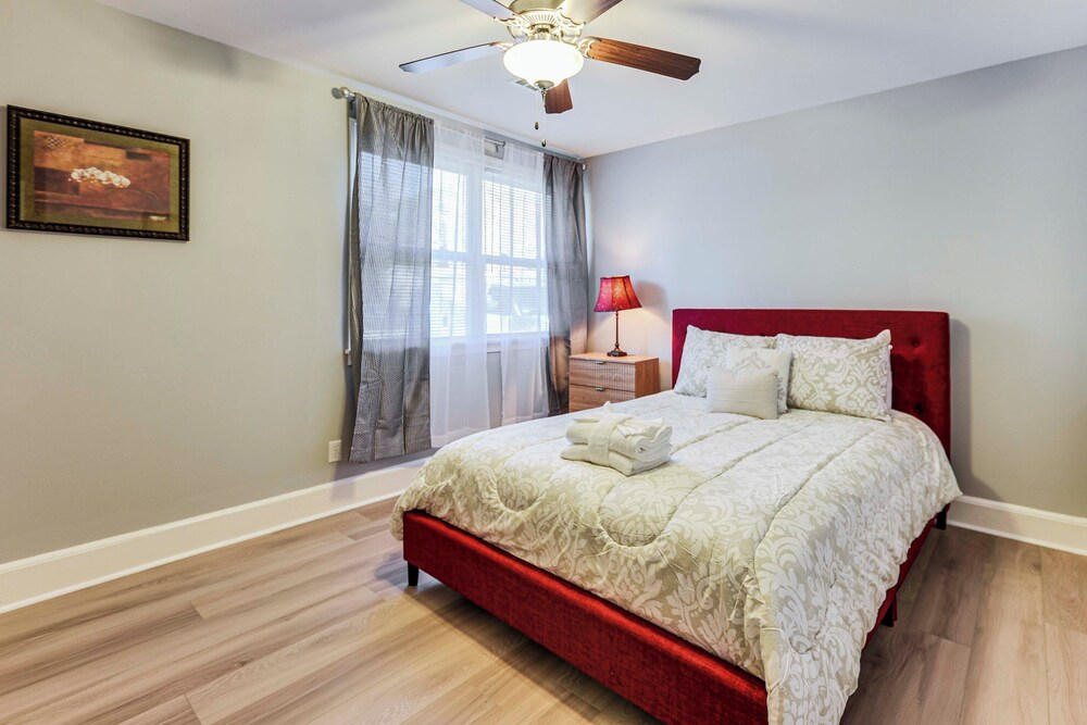 Extended Stay in Charleston! 5 Mi to Historic Dtwn