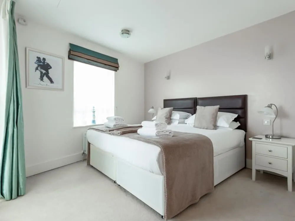 Panorama - 180-Degree Harbour Views
