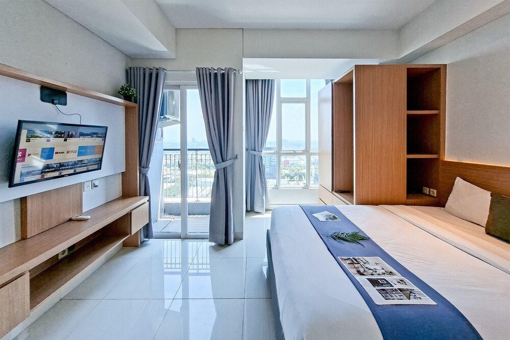 Delightful And Lovely Studio Room At Apartemen Roseville (Soho & Suite)