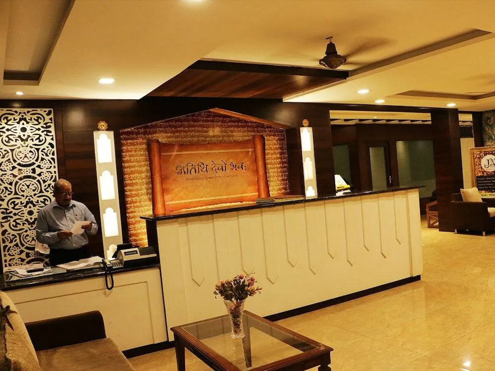 Hotel Ashray