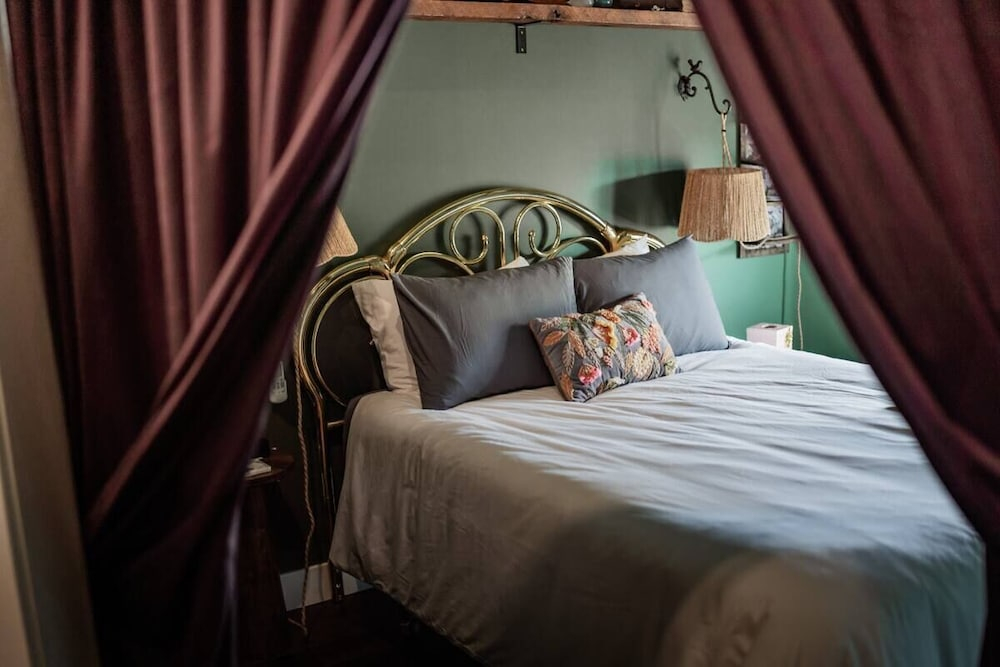 The Atrium - A Boutique Hotel