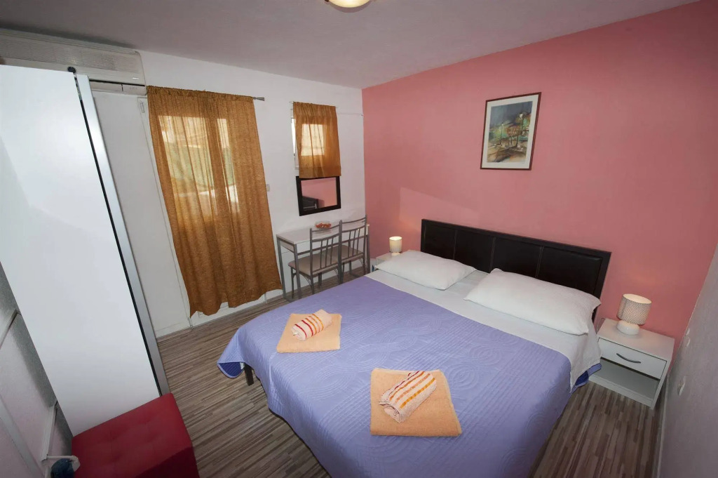 Damira Rooms