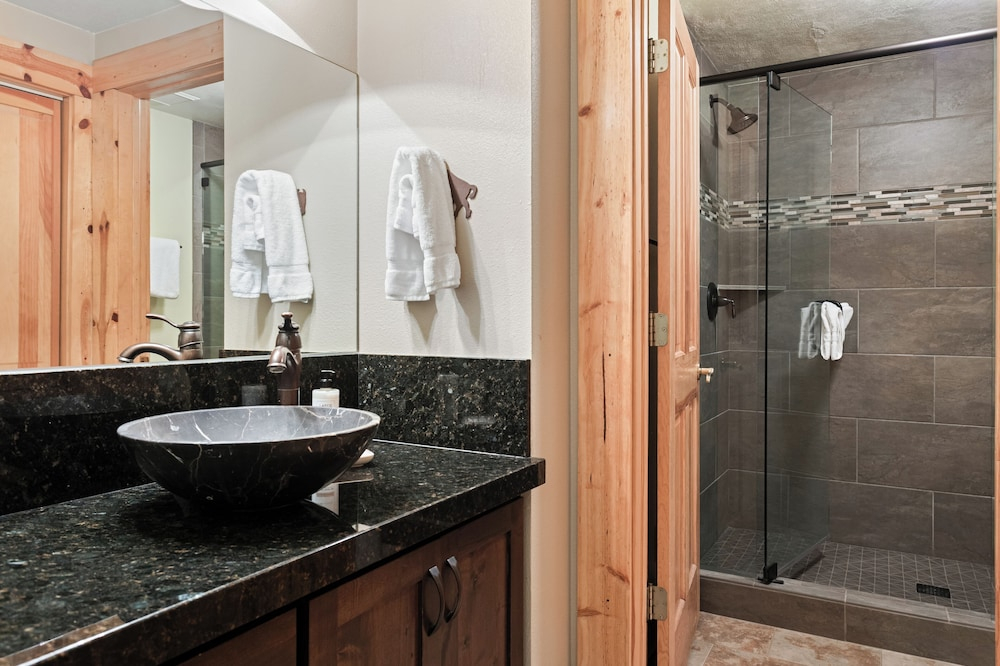 Deer Valley Condo Near Base Hot Tub