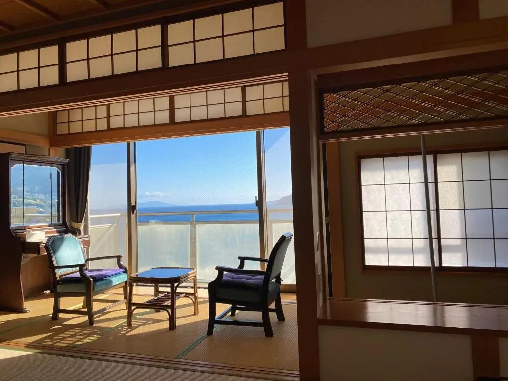 Atami Onsen Guest House Megumi 5 minutes walk from Atami Station