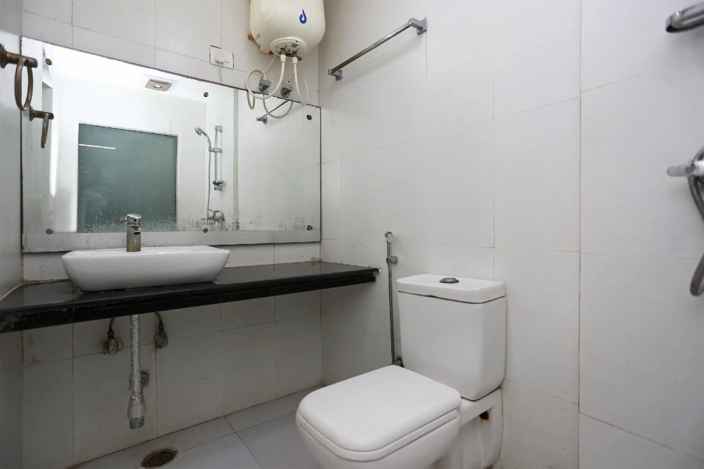 OYO 15715 Royal AR RESIDENCY