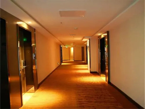 Lifeng Hotel (Beijing Universal Resort, Jiukeshu Metro Station)