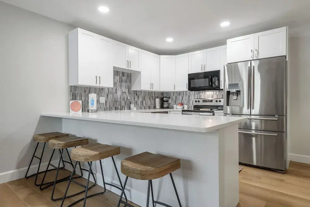 Updated Waterfront Condo in Apollo Beach 1572