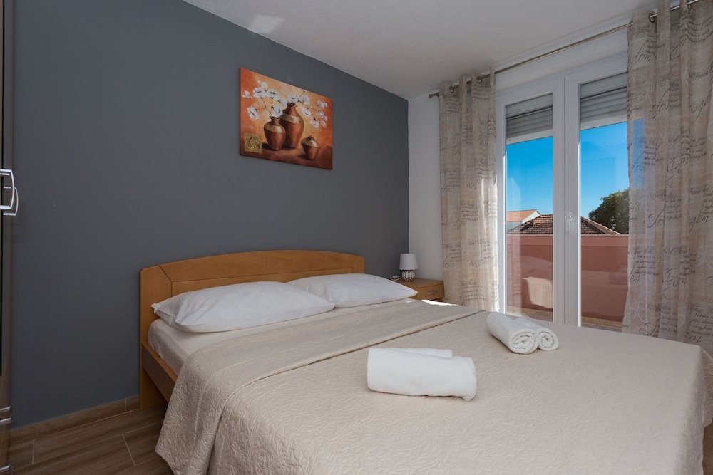 Villa Caper