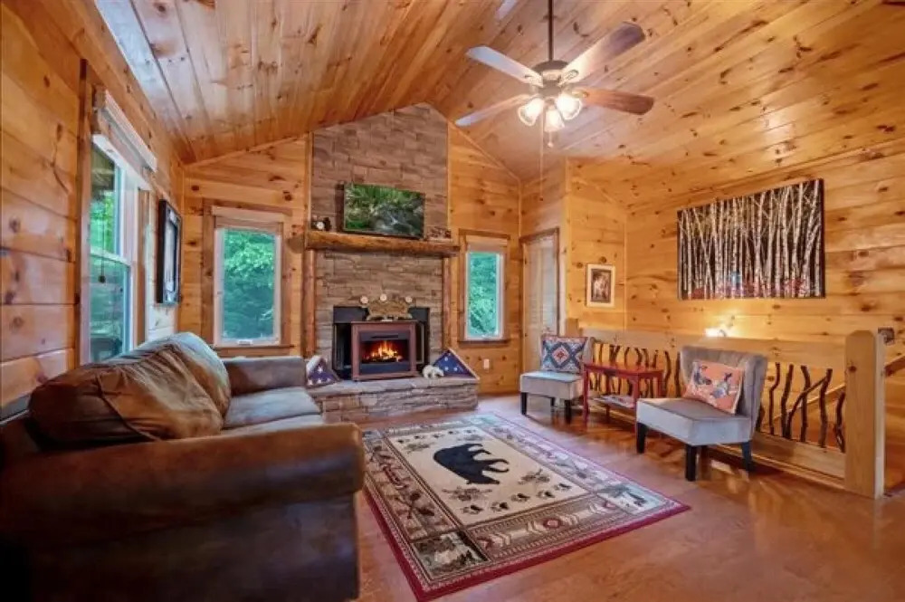 Ricks Retreat Charming Log Cabin Firepit Ping Pong hot tub Close to Blue Ridge