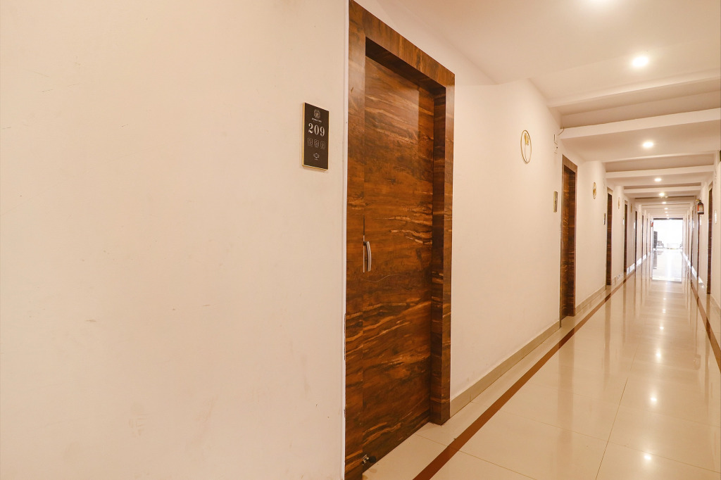 Fabhotel Double Tree