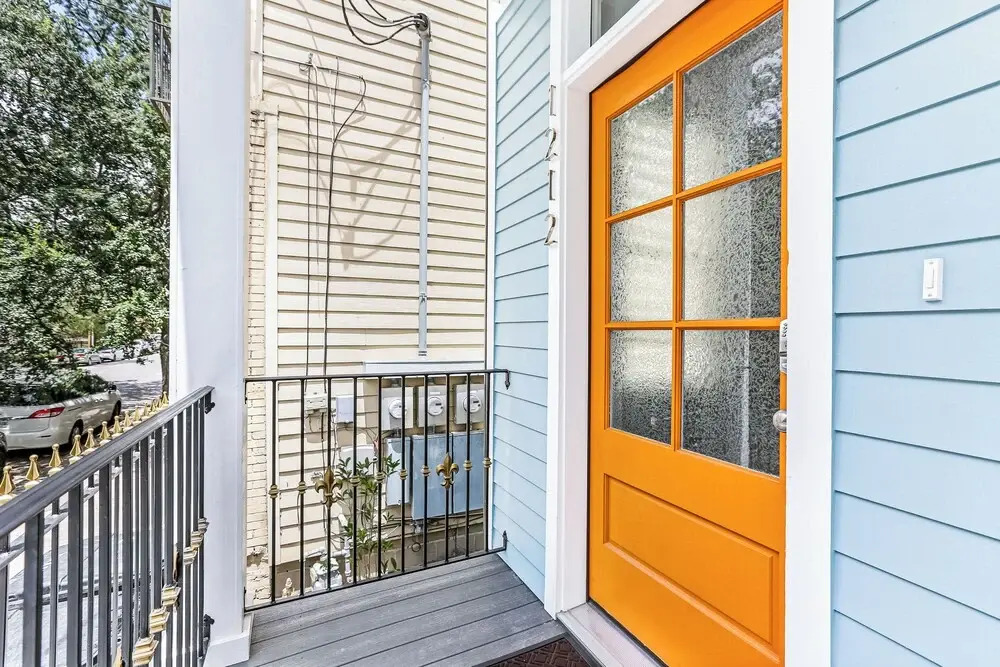 Stunning 4 BR Condo + Pool - Near St. Charles