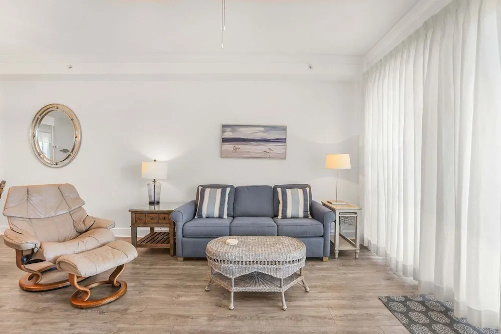 Grand Pointe 512 Gulf-front Stunning Views Top-notch Amenities 2 Bedrooms 5th Floor