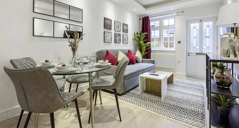 Ragan Court Apartments in Aldershot