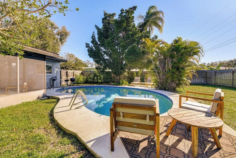 'uncle Louie's' Gulf Coast Gem w/ Outdoor Oasis