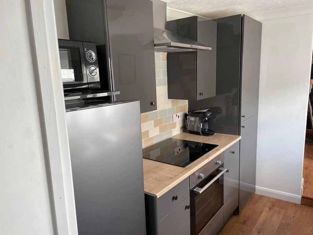 Inviting 3-Bed Town House in Boston Just Renovated