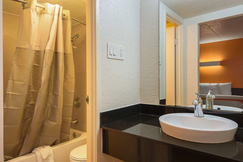 Motel 6-Garland, TX - Northeast Dallas