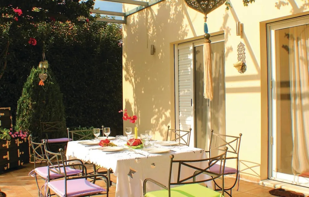 Nice Home in Mikra Mantineia With Wifi and 4 Bedrooms