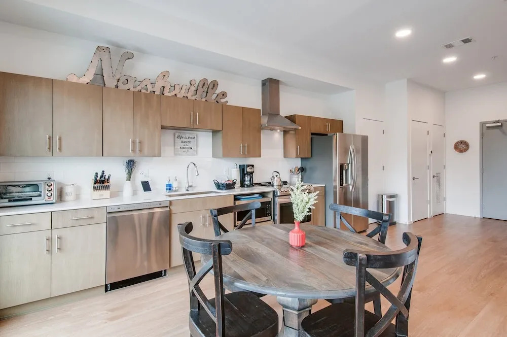 Illume Chic Green Community Skyline Balcony 1 Bedroom Condo