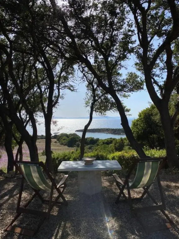 Secluded Seaside Villa w Garden Sea-sunset View