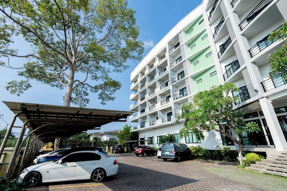 Aster Canopy Suites & Living