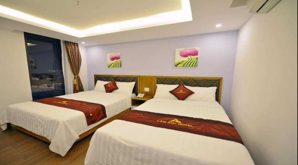 La Beach Hotel