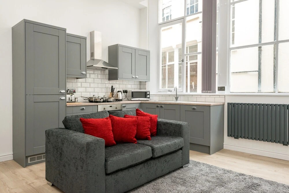 Spacious City Centre 2-Bedroom Apartment by StaySavvy Accommodation